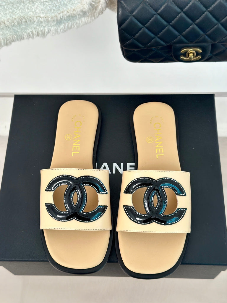 *PRE-ORDER* BEIGE SANDALS