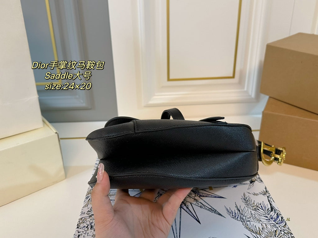 *PRE-ORDER* BLACK CURVED BAG