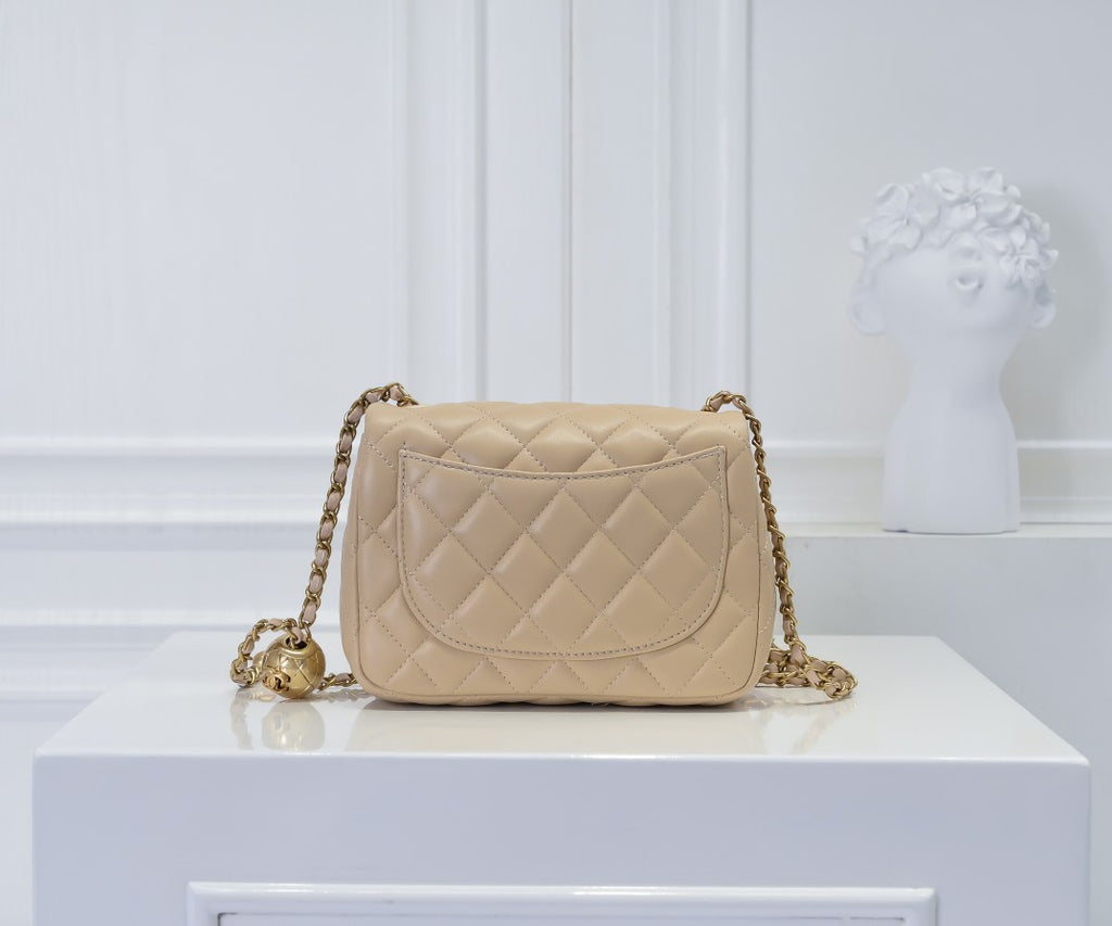 *PRE-ORDER* QUILTED AW BAG