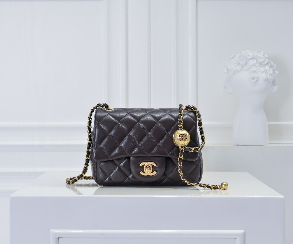 *PRE-ORDER* QUILTED AW BAG