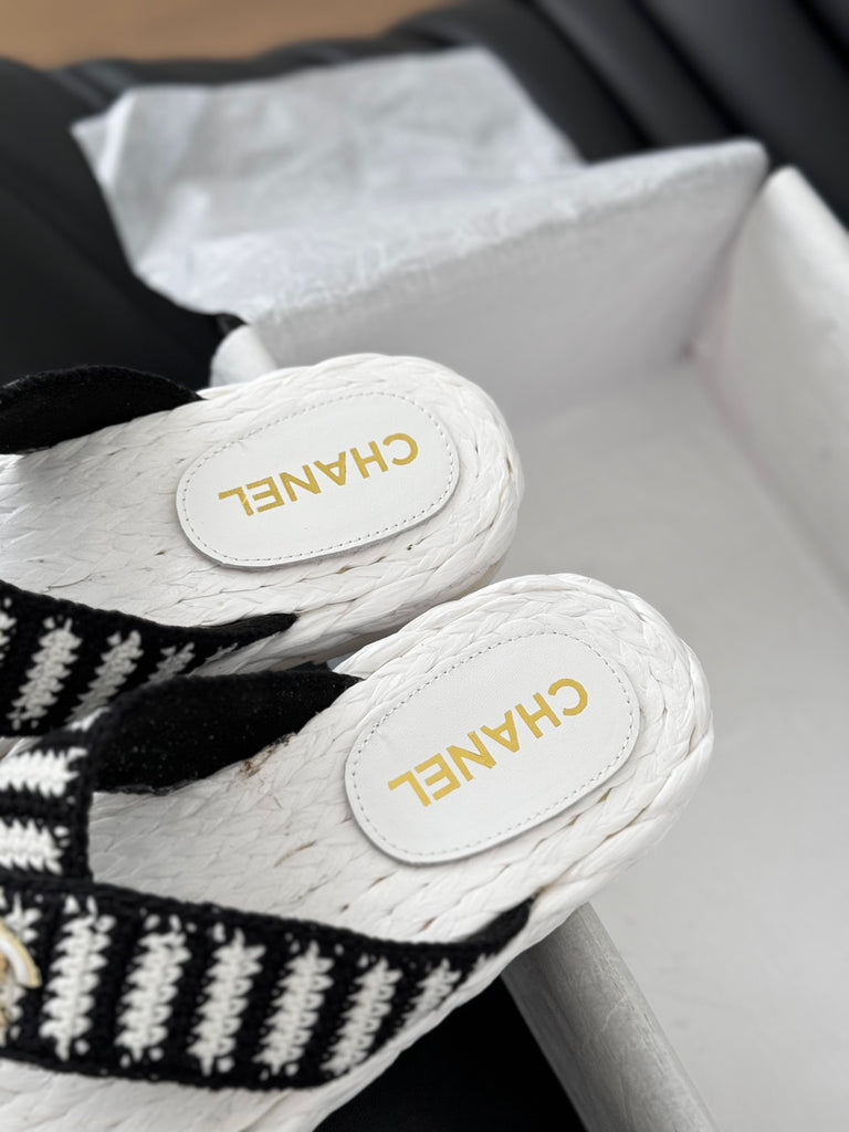 *PRE-ORDER* WOVEN WHITE/BLACK SANDALS