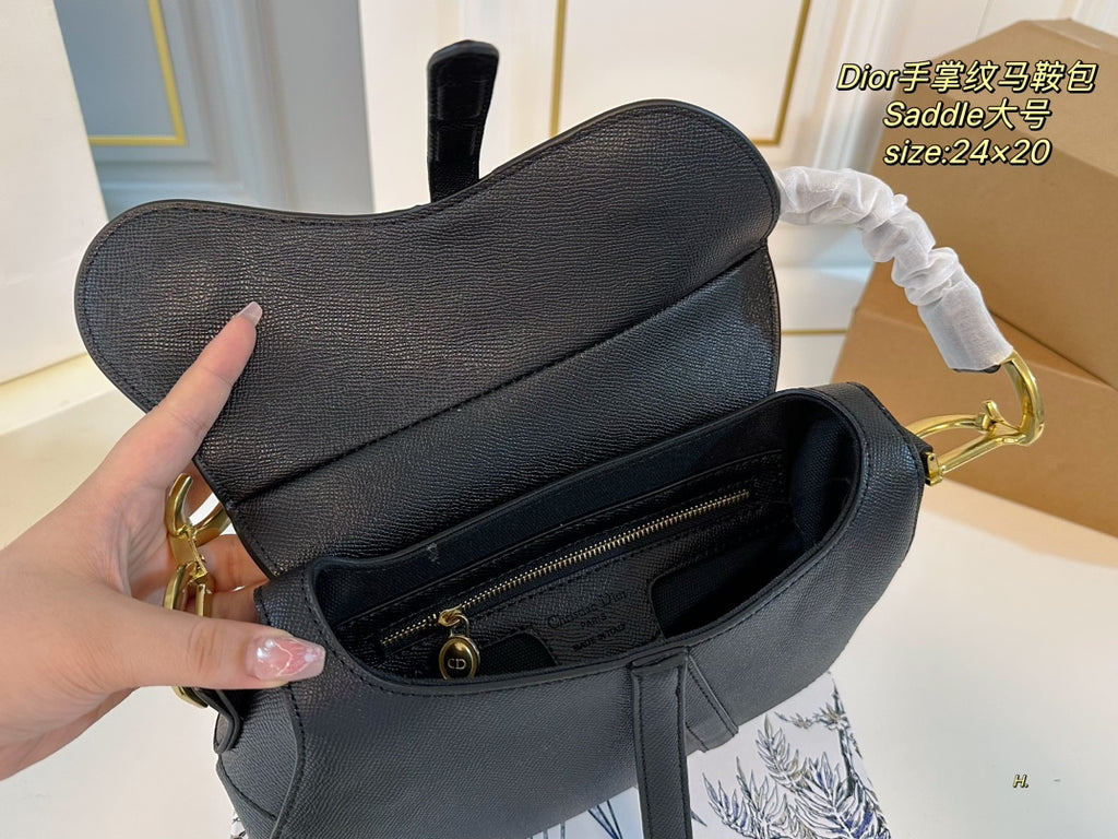 *PRE-ORDER* BLACK CURVED BAG