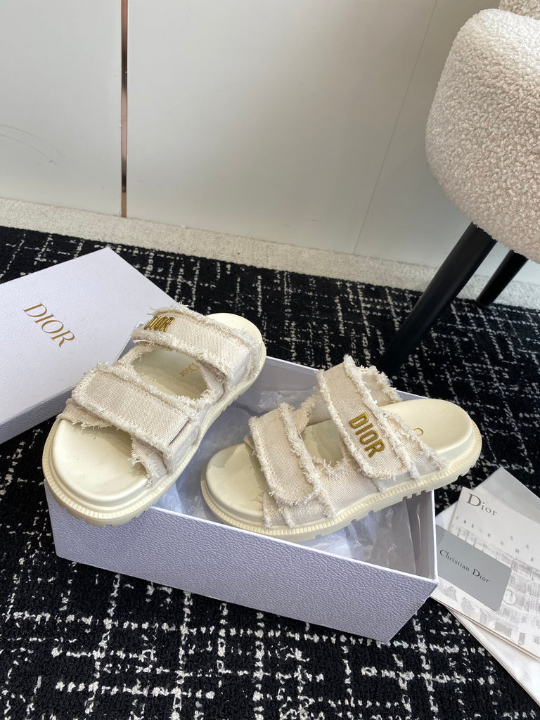 *PRE-ORDER* CREAM SANDALS