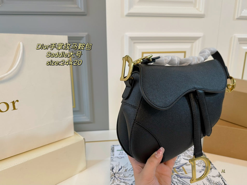 *PRE-ORDER* BLACK CURVED BAG