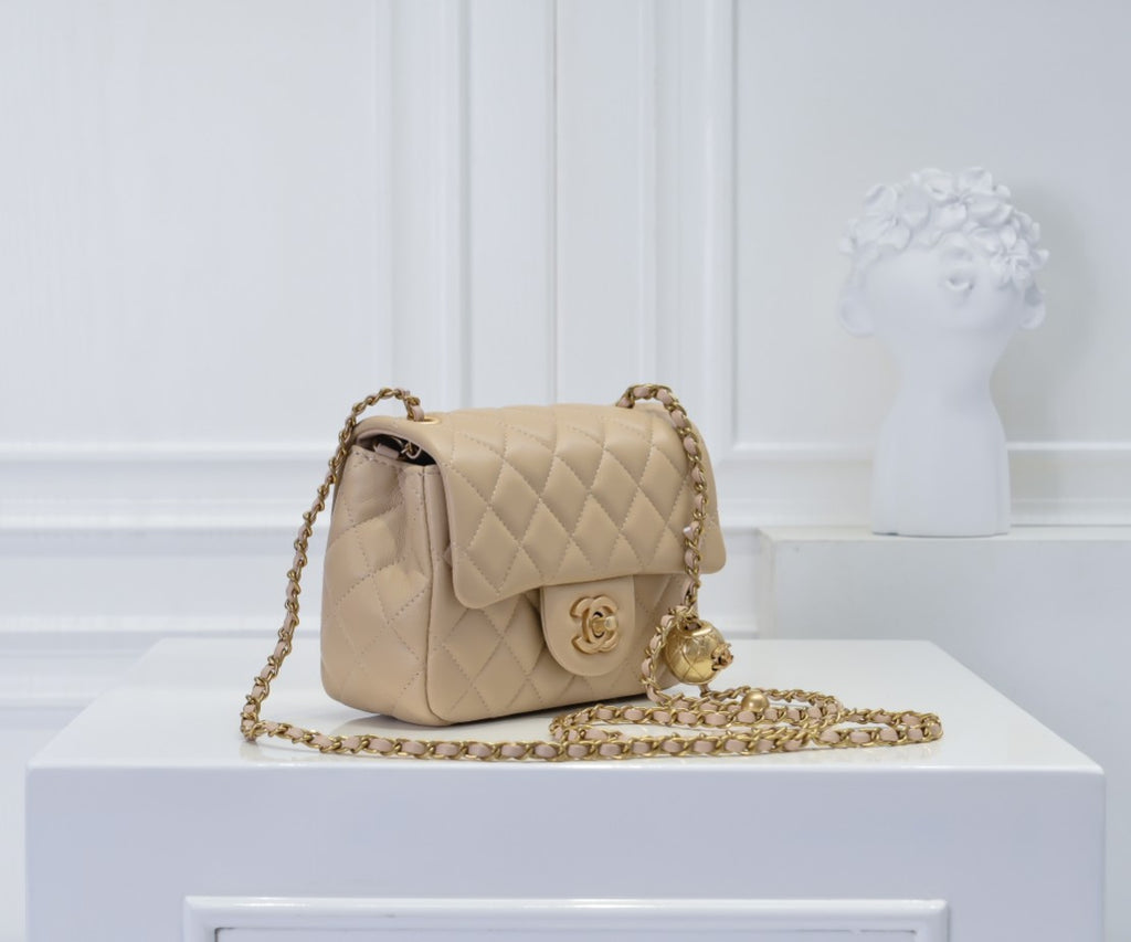 *PRE-ORDER* QUILTED AW BAG