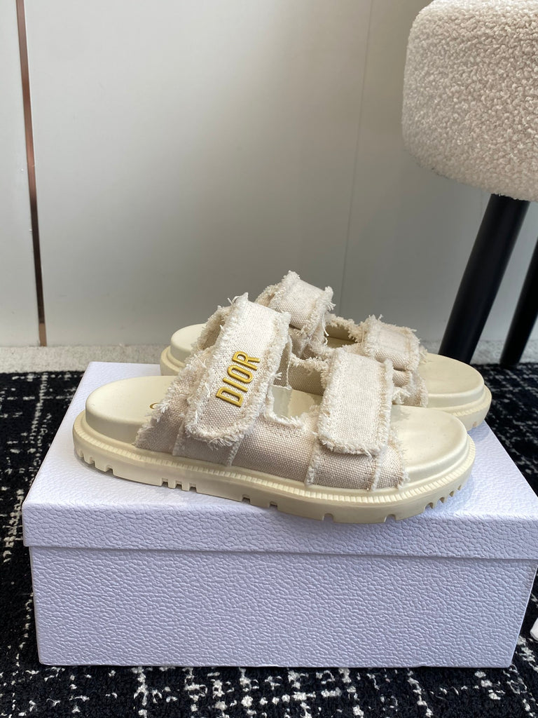 *PRE-ORDER* CREAM SANDALS