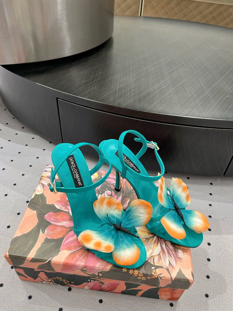 *PRE-ORDER* TURQUOISE HEELS