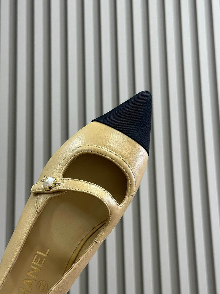 *PRE-ORDER* BEIGE & BLACK FLATS POINTED