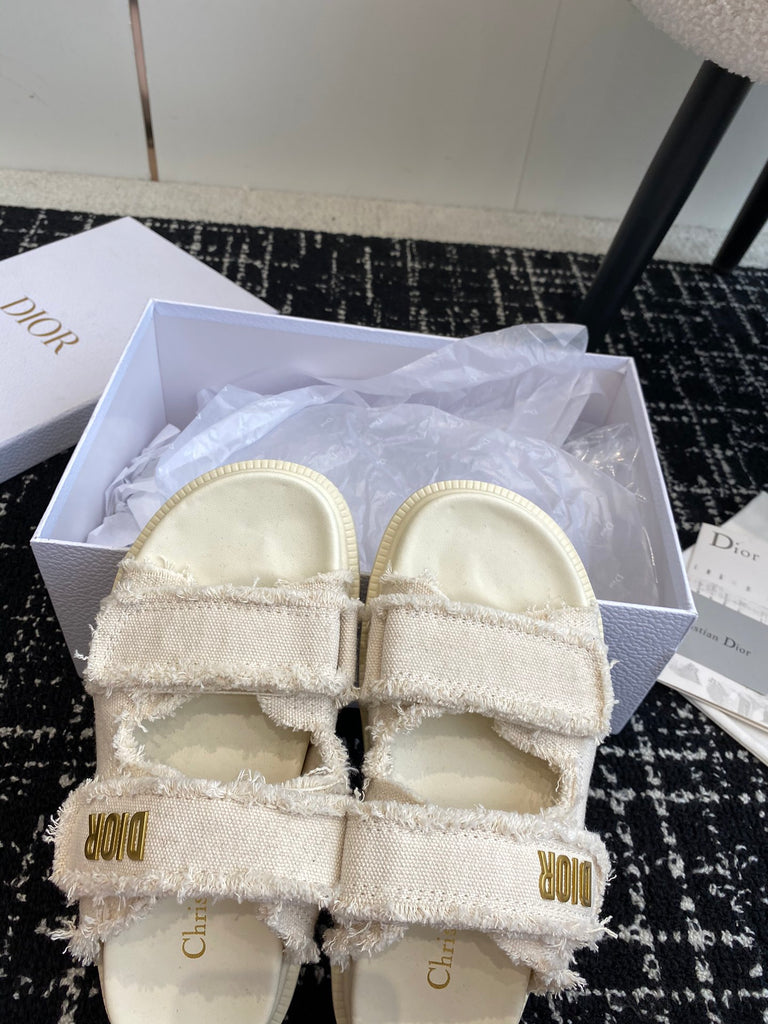 *PRE-ORDER* CREAM SANDALS