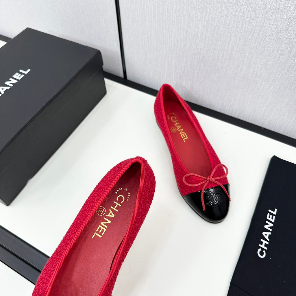 *PRE-ORDER* RED AND BLACK PUMPS