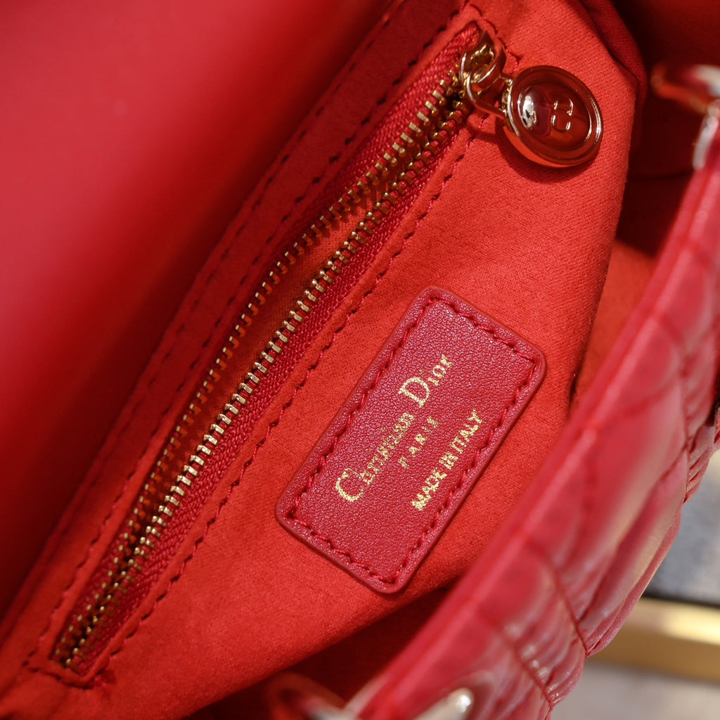 *PRE-ORDER* 17CM RED BAG