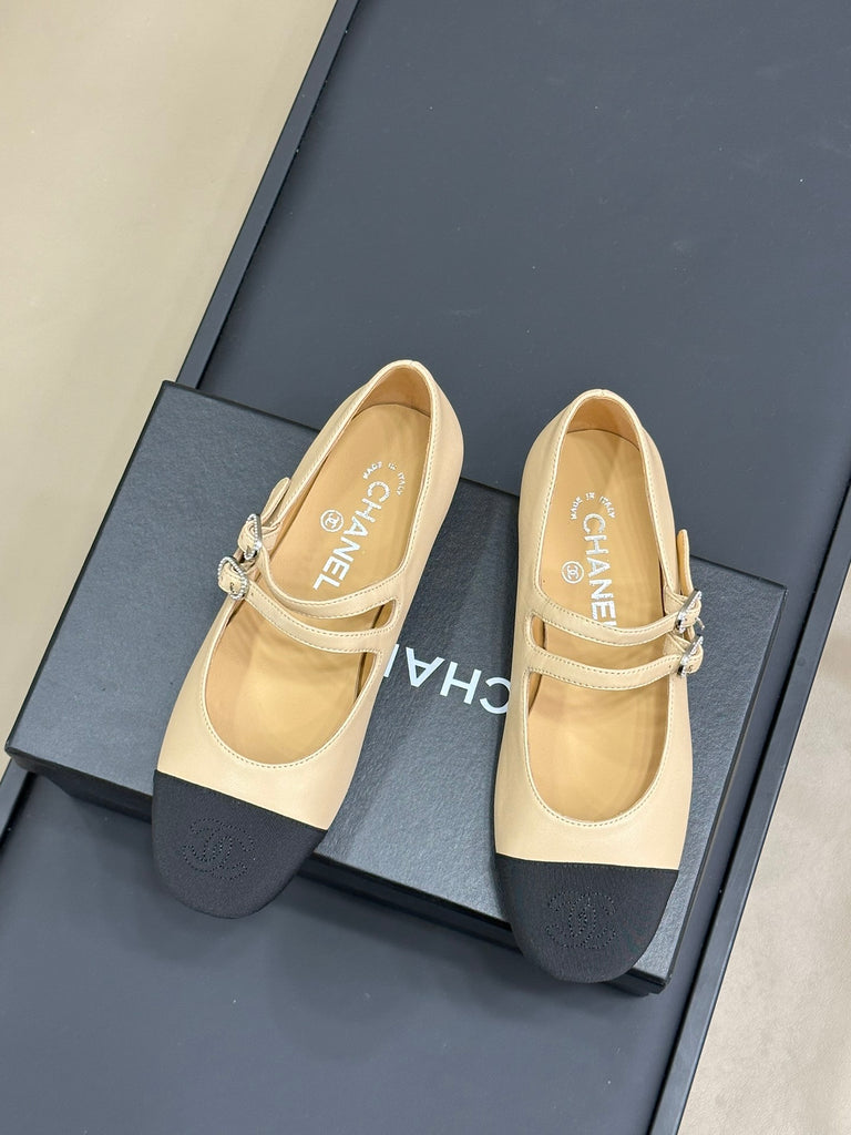 *PRE-ORDER* BEIGE & BLACK FLATS BUCKLE UP