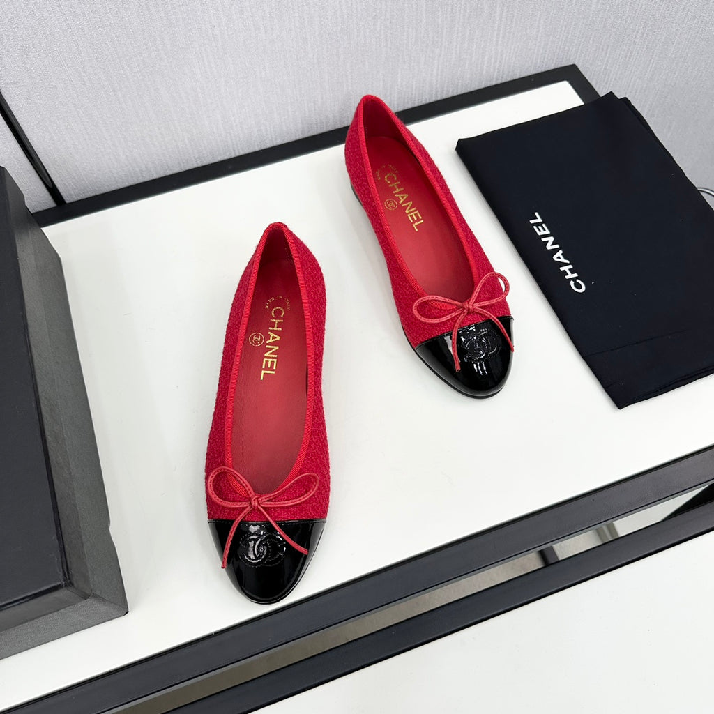 *PRE-ORDER* RED AND BLACK PUMPS