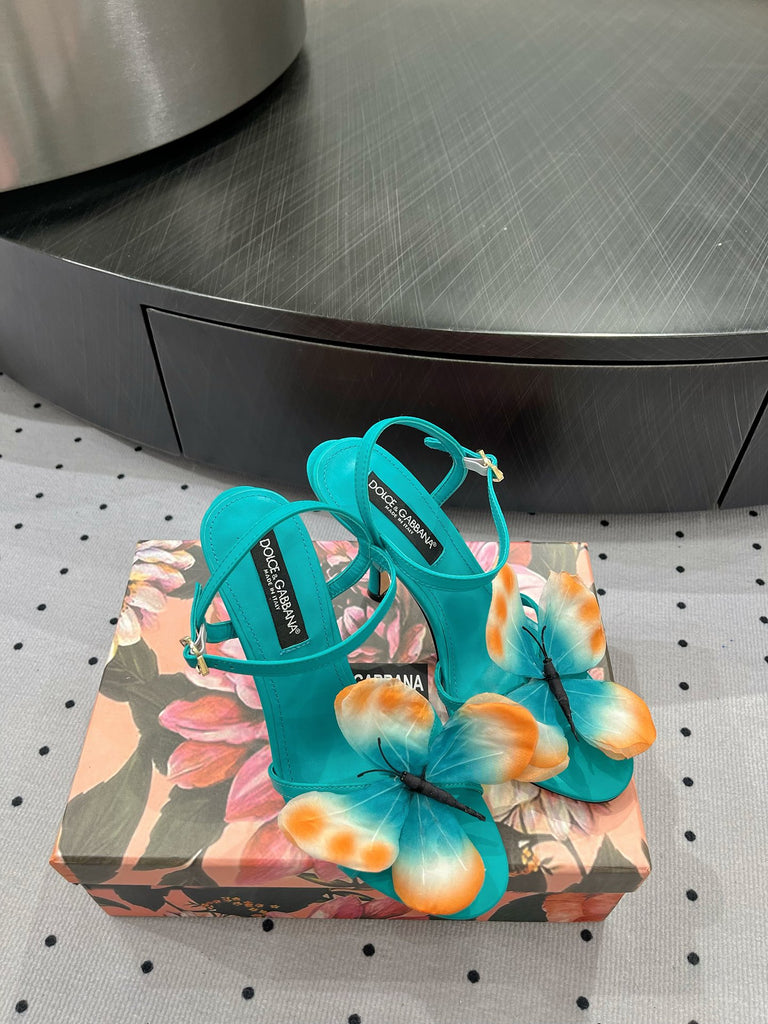 *PRE-ORDER* TURQUOISE HEELS