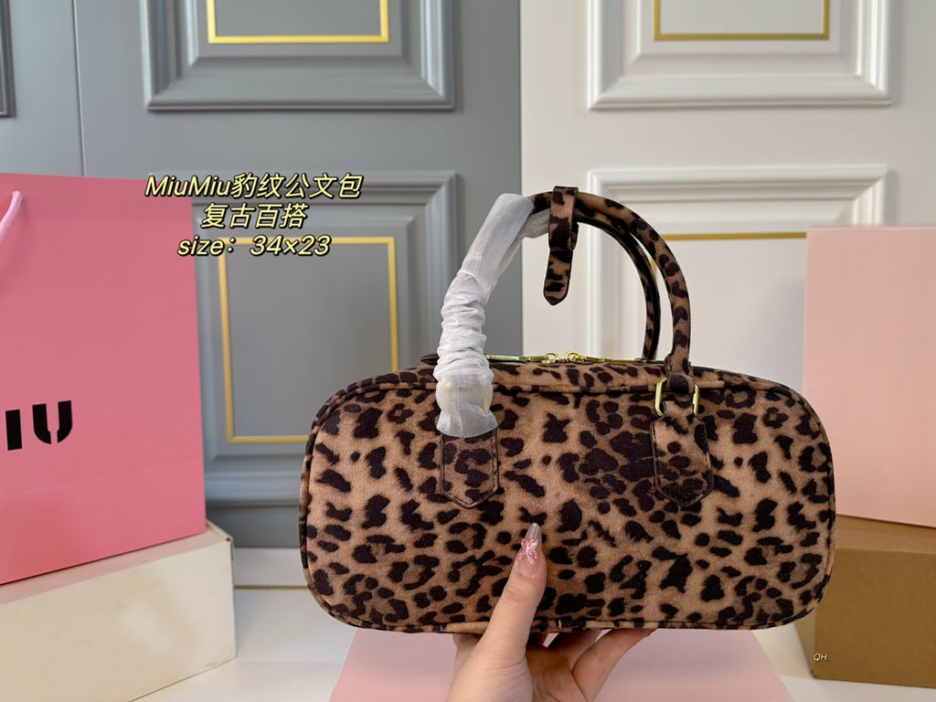 *PRE-ORDER* ANIMAL PRINT BAG