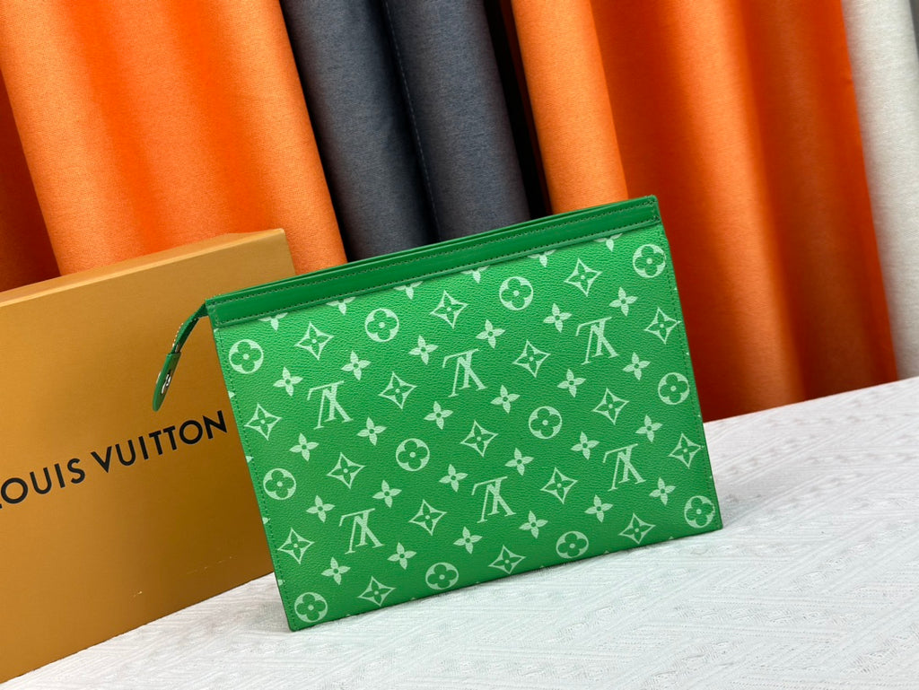 *PRE-ORDER* GREEN CLUTCH BAG