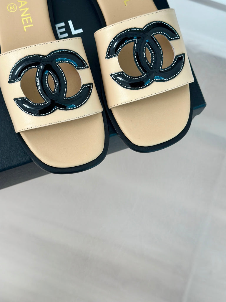 *PRE-ORDER* BEIGE SANDALS