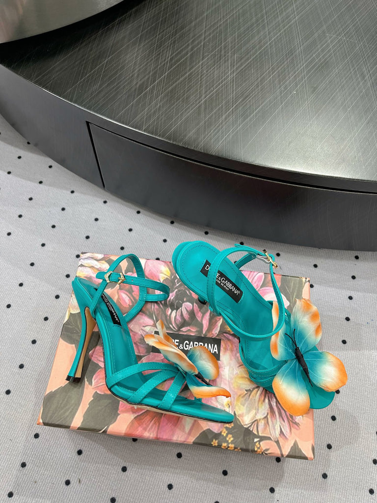 *PRE-ORDER* TURQUOISE HEELS