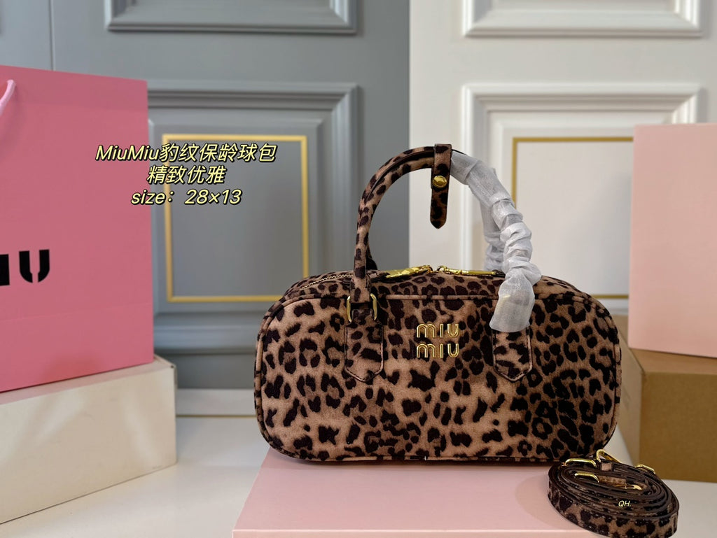 *PRE-ORDER* ANIMAL PRINT BAG